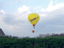 En ny varmluftsballon bliver denne sommer Krone Rejsers reklameblikfang i Danmark.