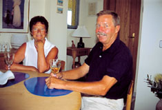Efterl�nsmodtagerne nyder deres otium p� Costa del Sol. (Foto: Ayuntamiento de Mijas)