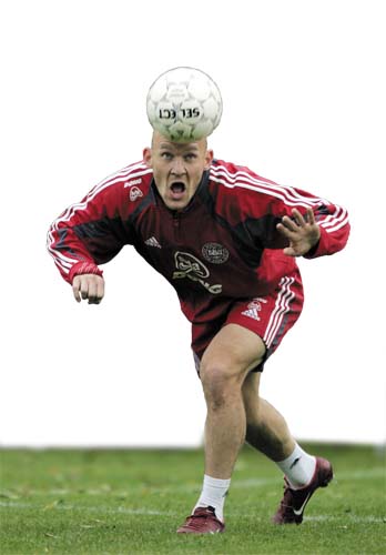 Thomas Gravesen skal tilf�je Real Madrid den fighter�nd og forsvarsm�ssige soliditet, som klubbens tilh�ngere har efterlyst.