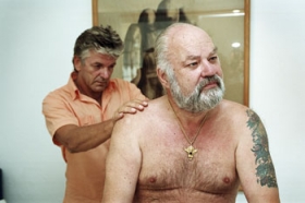 Preben Rueda Martin tropper med j�vne mellemrum op hos Flemming Lockenwitz - og Flemmings behandlinger har haft en helt fantastisk effekt p� Prebens gamle piskesm�lds-skade.