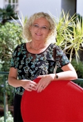 Mona Davidsen indrømmer gerne, at hun har svært ved at glemme mennesker, der blot én gang har løjet for henzde. Mona Davidsen indrømmer gerne, at hun har svært ved at glemme mennesker, der blot én gang har løjet for henzde.