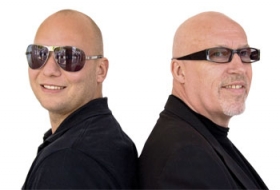De har generne, uddannelsen og interessen for smarte briller til fælles; optiker Peter Stumbeck og hans far, optiker Heiko Stumbeck. Sidstnævnte er manden bag Heiko by Heiko - en international brillesucces. Foto: Julio Sevillano De har generne, uddannelsen og interessen for smarte briller til fælles; optiker Peter Stumbeck og hans far, optiker Heiko Stumbeck. Sidstnævnte er manden bag Heiko by Heiko - en international brillesucces. Foto: Julio Sevillano