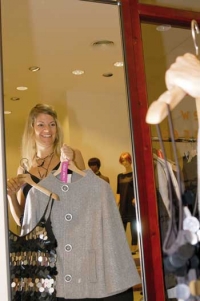 Benedicte Louise Schmidt står for alt engrossalg af Vero Moda til butikker i Andalusien, Canarie øerne og Portugal. Benedicte Louise Schmidt står for alt engrossalg af Vero Moda til butikker i Andalusien, Canarie øerne og Portugal.