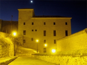 Inkvisitionen i Cuenca - der er ingen ydre pragt over det dystre byggeri.