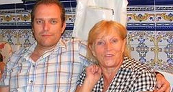 José Manuel og sin rigtige mor, Ana Tomé José Manuel og sin rigtige mor, Ana Tomé