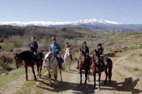 Sierra Nevadas imponerende kulisser i Guadix.